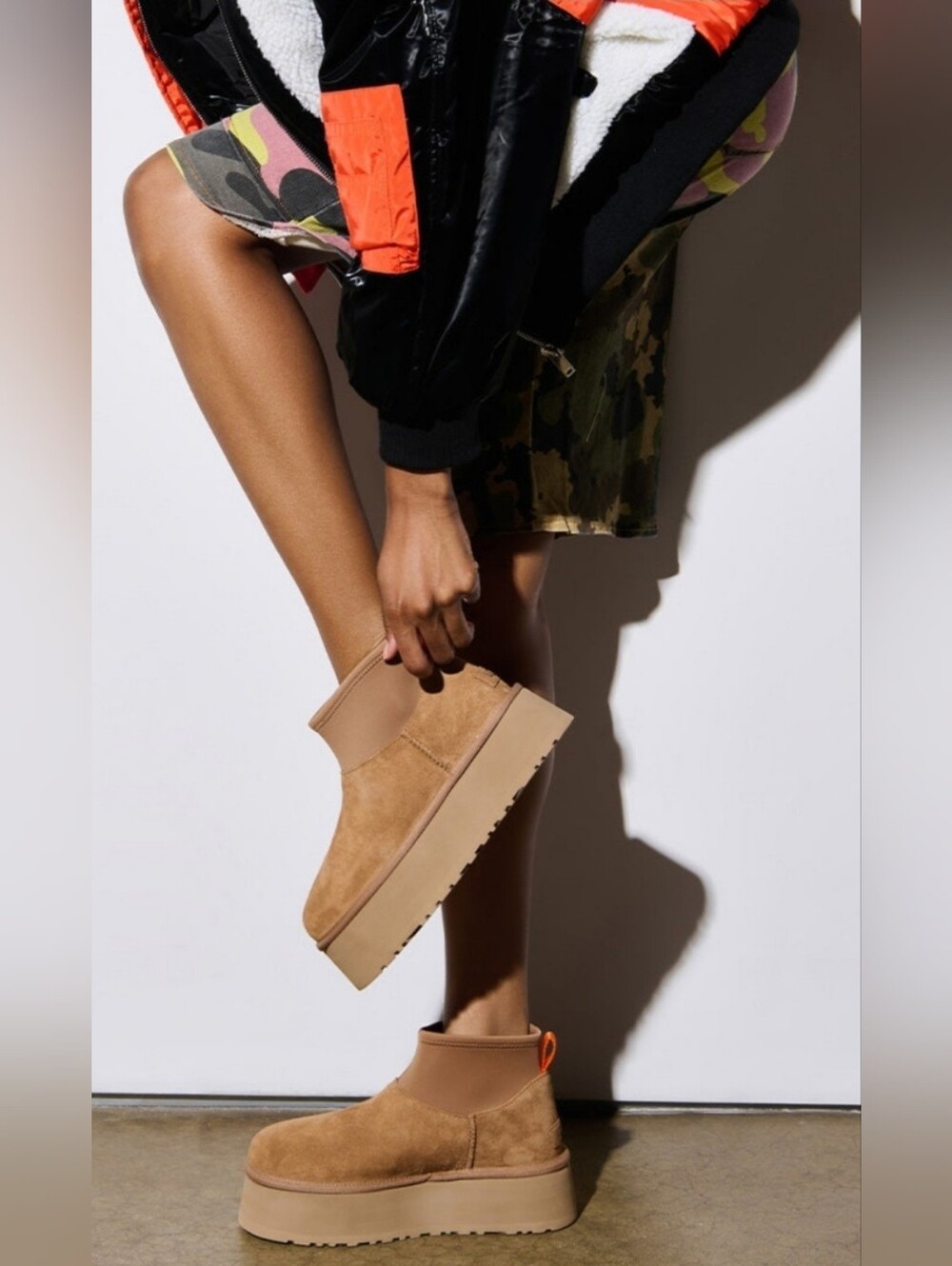 Size 9 - UGG Classic Chestnut Platform Dipper Suede Ankle Boot - Women